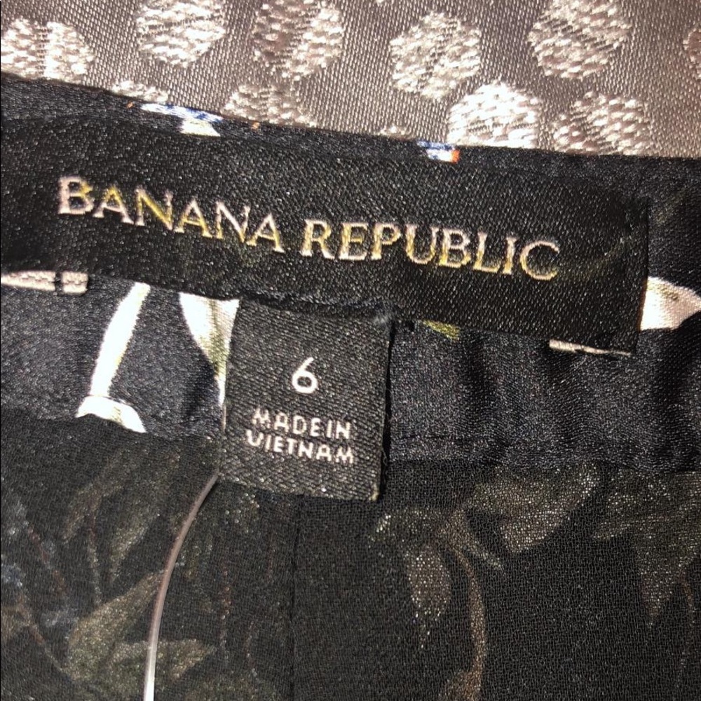 Banana Republic pleated skirt NWT